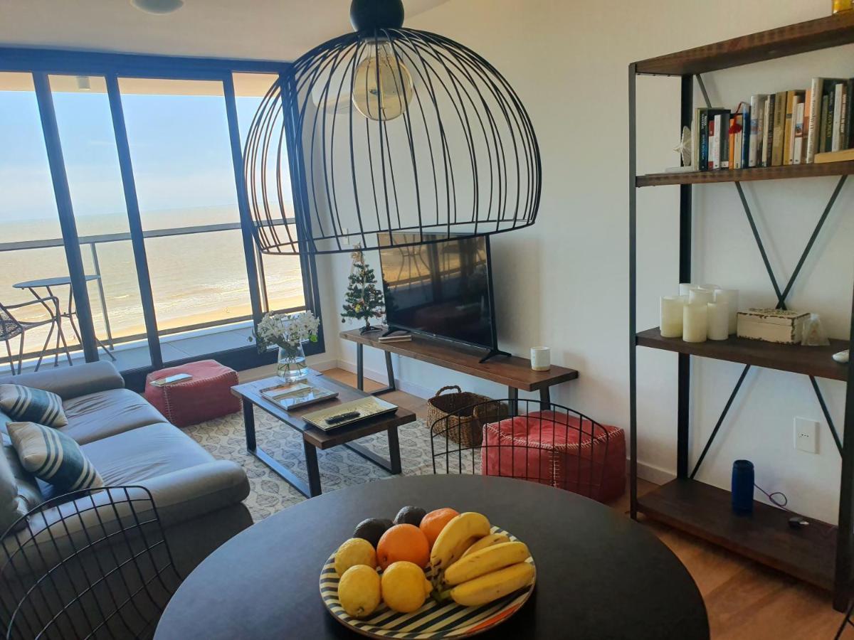 Modern Apartment First Line Beach Montevideo Uy Exterior photo