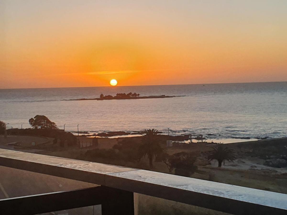 Modern Apartment First Line Beach Montevideo Uy Exterior photo